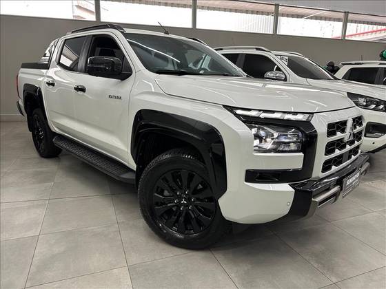 MITSUBISHI TRITON 2.4 BITURBO DIESEL CD KATANA 4X4 AUTOMÁTICO MITSUBISHI TRITON 2.4 BITURBO DIESEL CD KATANA 4X4 AUTOMÁTICO